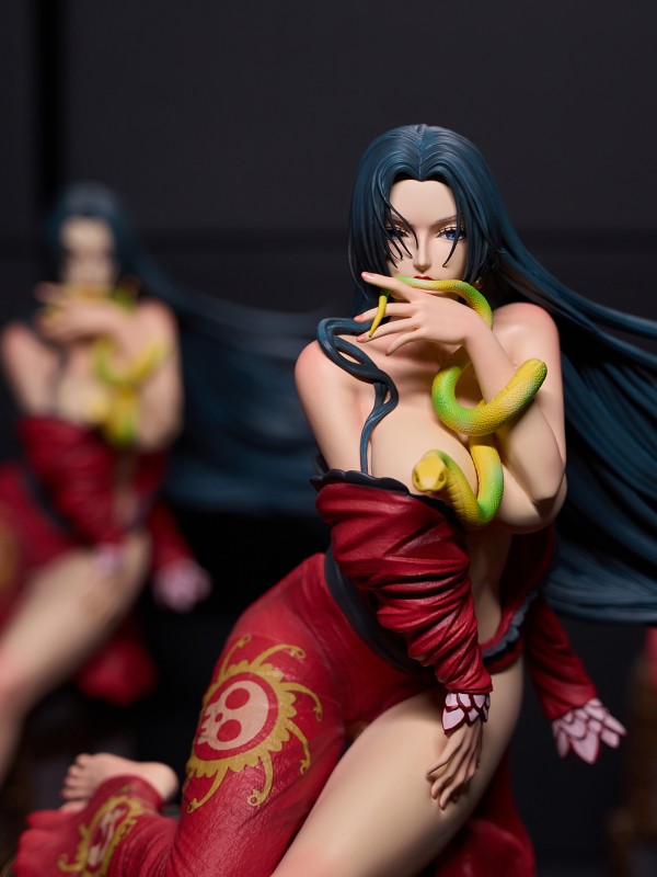 YaoMengMeng Studio One Piece Boa Hancock Hot Sexy 1/6 Statue